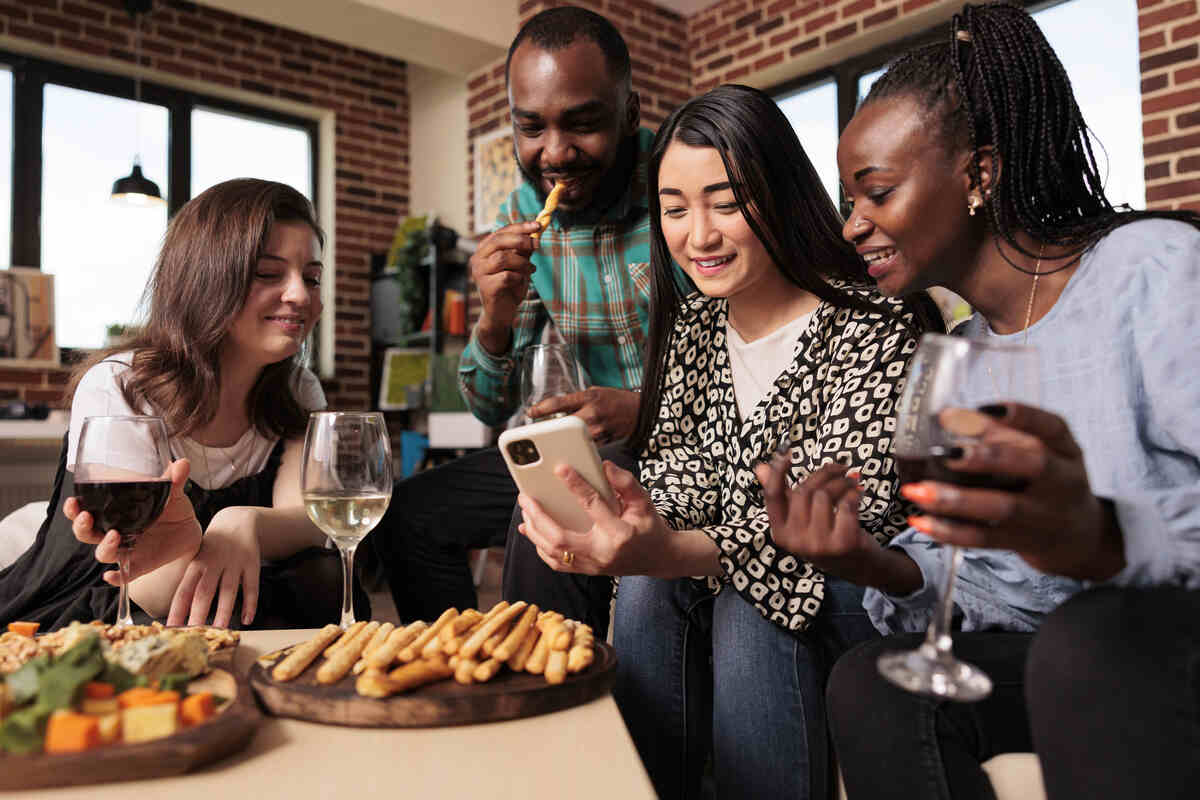 best-white-wine-for-seafood-goat-cheese-herb-salad-sauvignon-pairing best-white-wine-for-seafood-goat-cheese-herb-salad-sauvignon-pairing