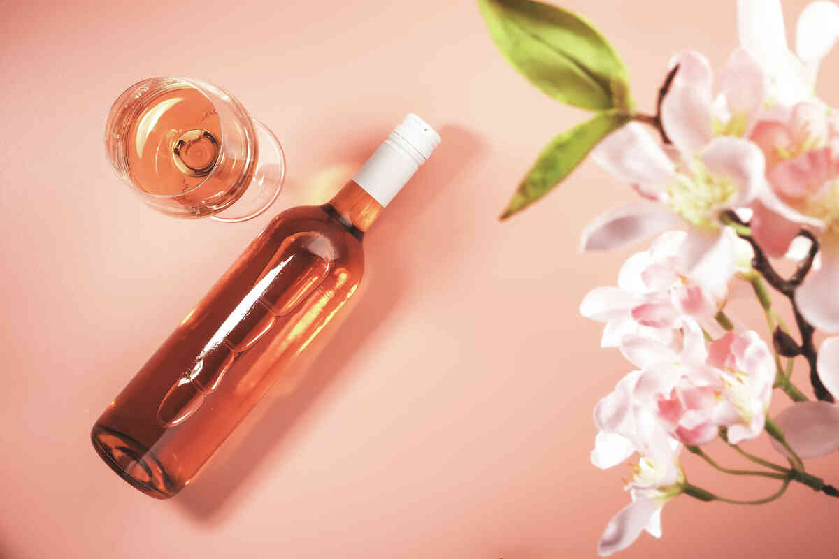 Types-of-rosé-wine-vary-by-grape-region-and-sweetness-level Types-of-rosé-wine-vary-by-grape-region-and-sweetness-level