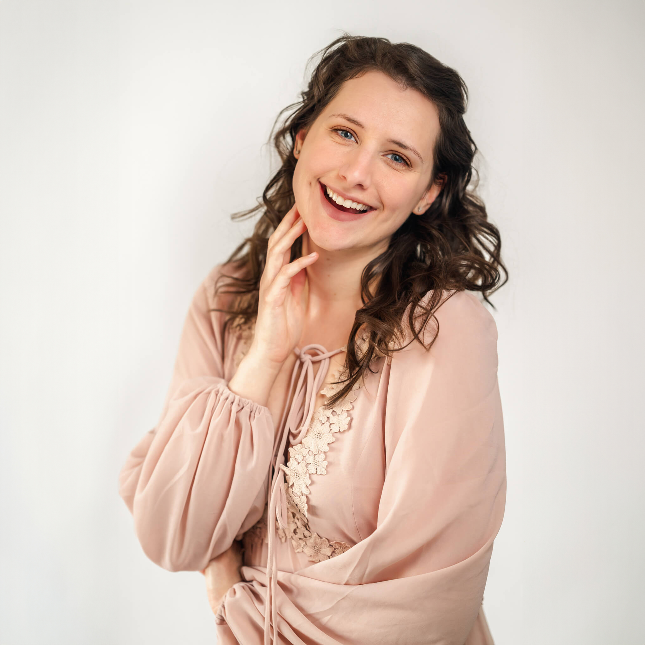 Hi, I’m Justine, the photographer behind Justine Renee Photography! Based in Virginia Beach, I specialize in capturing the love, laughter, and chaos of motherhood—whether that’s welcoming a brand-new baby, wrangling toddlers for a family session, or celebrating a high school senior’s big milestone.

As a mom myself, I know how fast time flies and how important it is to have more than just photos on your phone. That’s why I take care of my clients every step of the way, from planning the perfect session to helping you choose heirloom-quality prints and products that will fill your home with warmth and memories.

I serve families and seniors throughout Hampton Roads, Chesapeake, Norfolk, Moyock, and the Outer Banks. If you’re looking for a photographer who makes the process easy and delivers stunning portraits you’ll treasure forever, you’re in the right place!

Let’s chat and create something beautiful together.