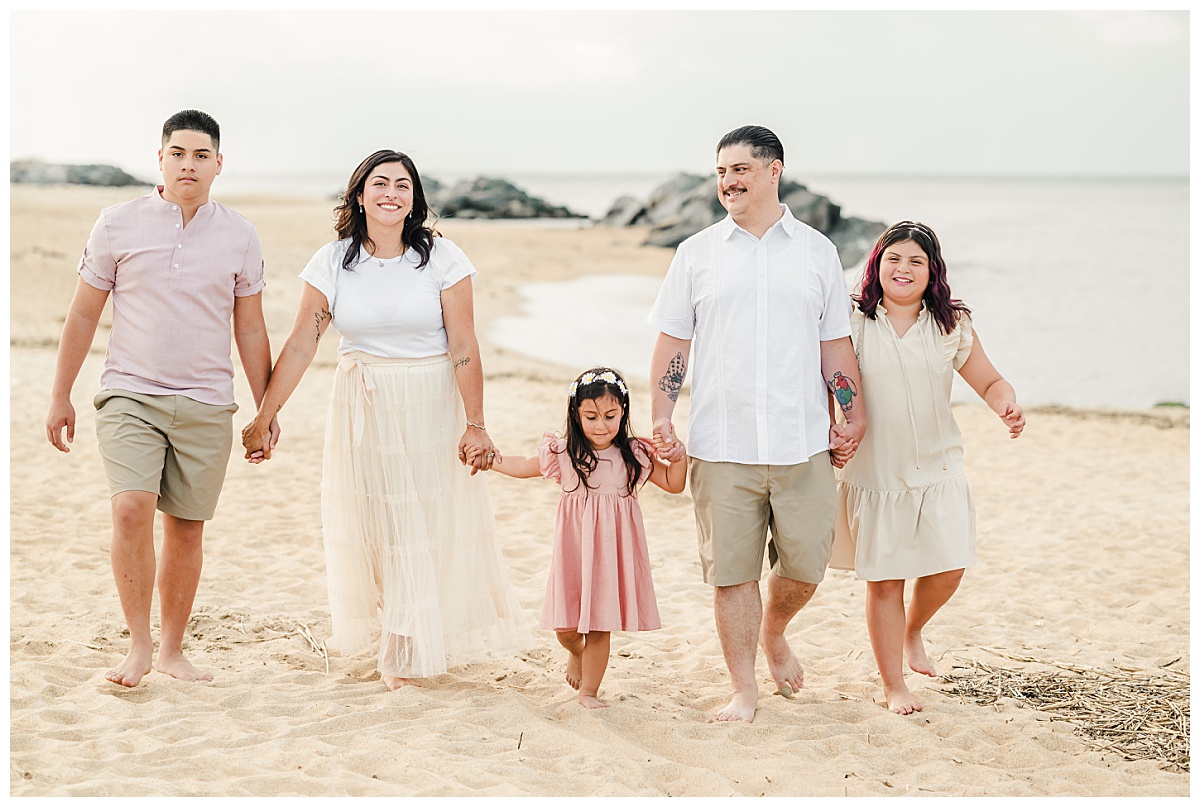 Ultimate Guide: Fort Story Beach Family Photo Session