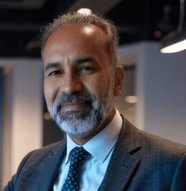 Dr. Siamak Goudarzi is a globally recognized lawyer, AI consultant, and visionary leader in technology law. With a career spanning over 30 years, Dr. Goudarzi has continuously redefined the intersections of law, business, and technology. Holding a PhD in International Law from the University of Portsmouth, he has become a driving force in adapting legal frameworks to the rapid advancements in artificial intelligence.