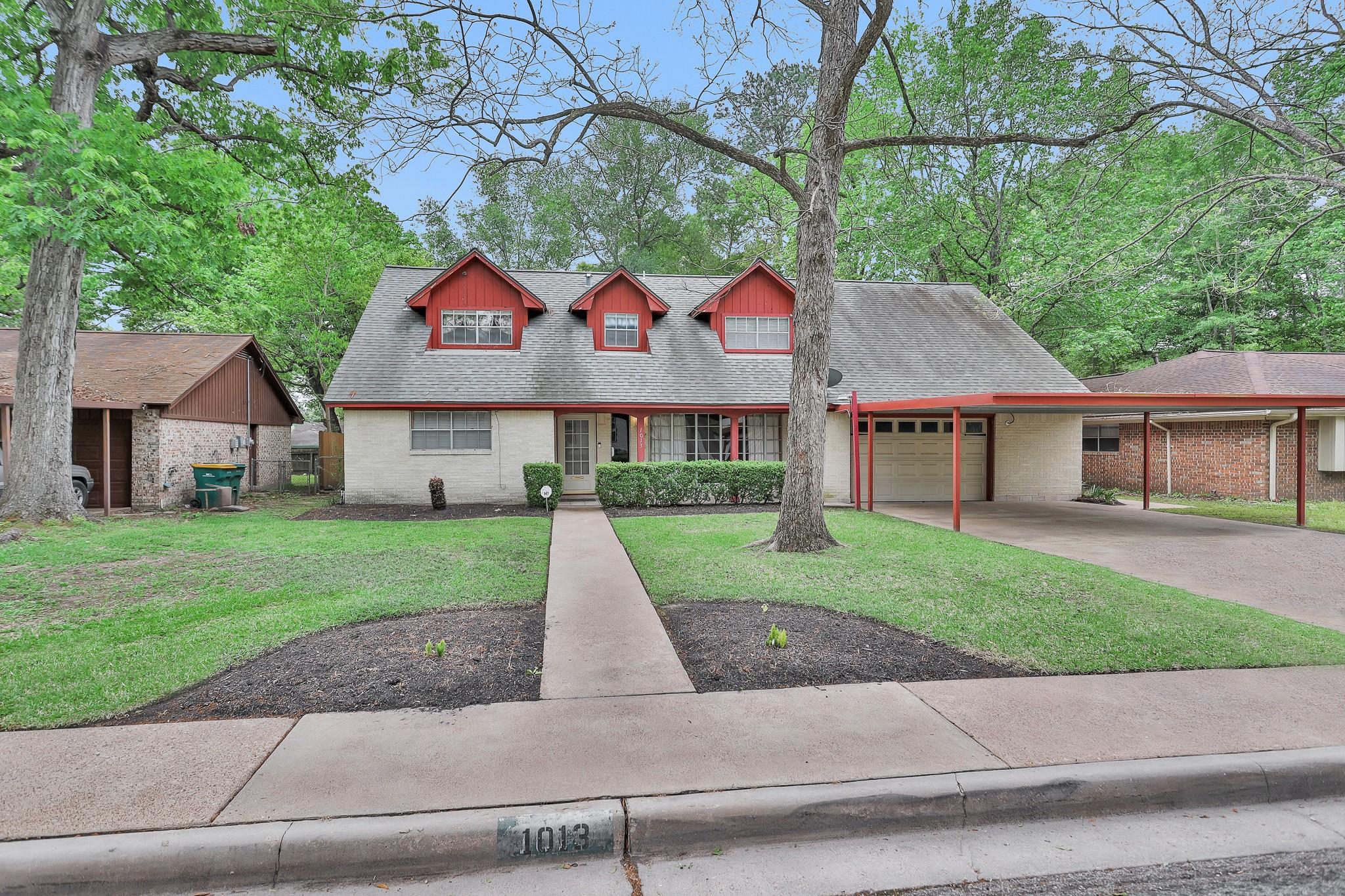 1013 Stevens Ave Conroe, TX Front of House
