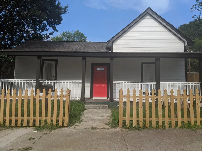 752 Windsor St SW Atlanta, GA Front of House
