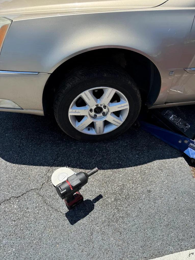 Gibby's roadside assistance professional tire service in Mobile AL