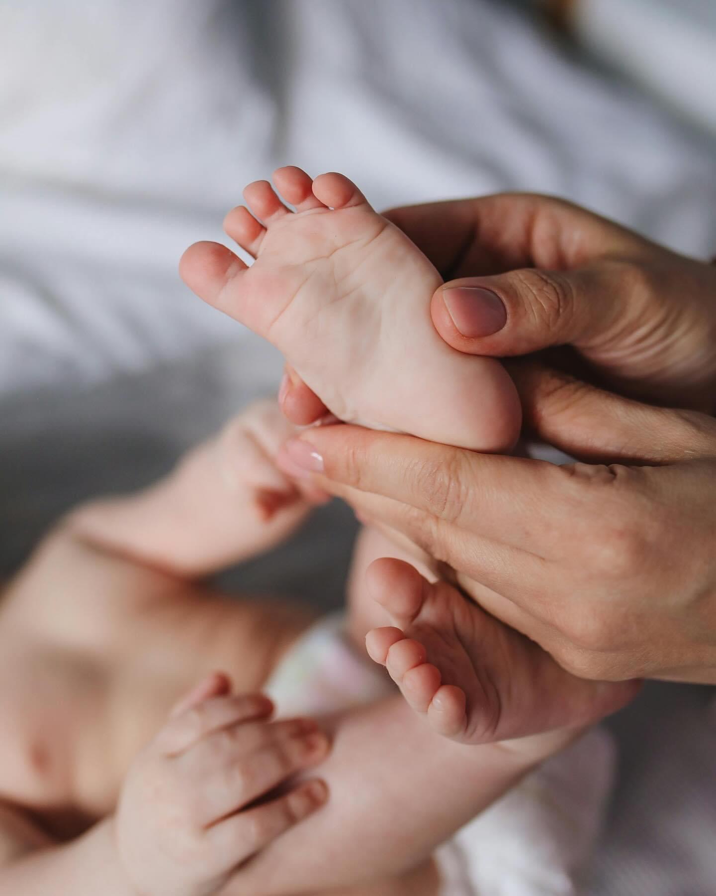 Baby infant massages