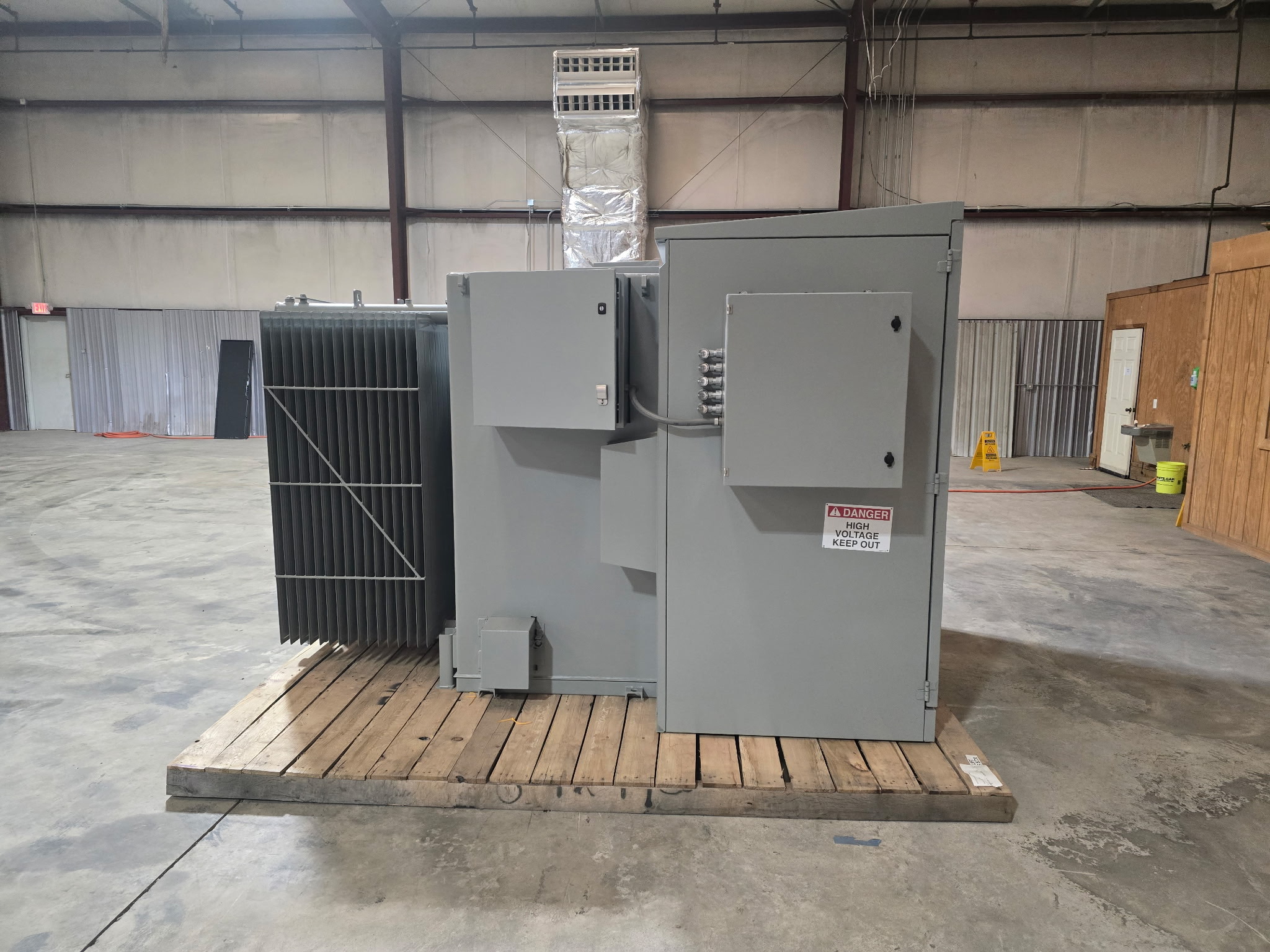 SIEMENS 3000/3360 KVA LIQUID-FILLED POWER DISTRIBUTION TRANSFORMER SIEMENS 3000/3360 KVA LIQUID-FILLED POWER DISTRIBUTION TRANSFORMER