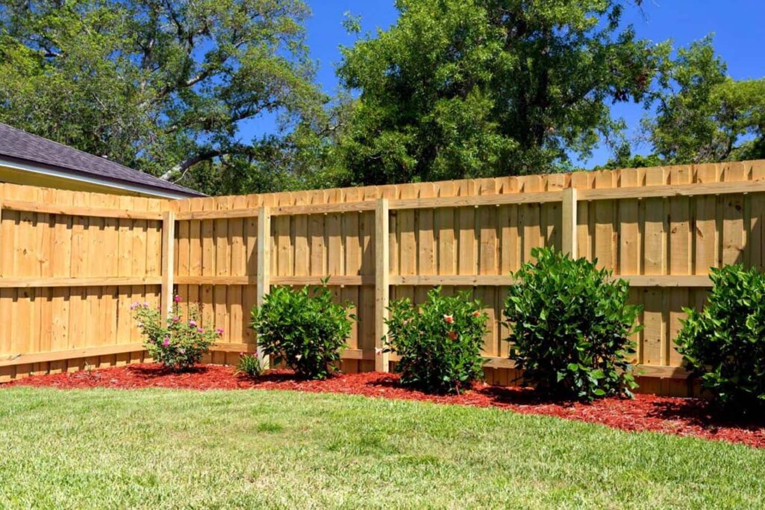 Top 10 Affodable Fence Styles to Fit Any Home and Budget Top 10 Affodable Fence Styles to Fit Any Home and Budget