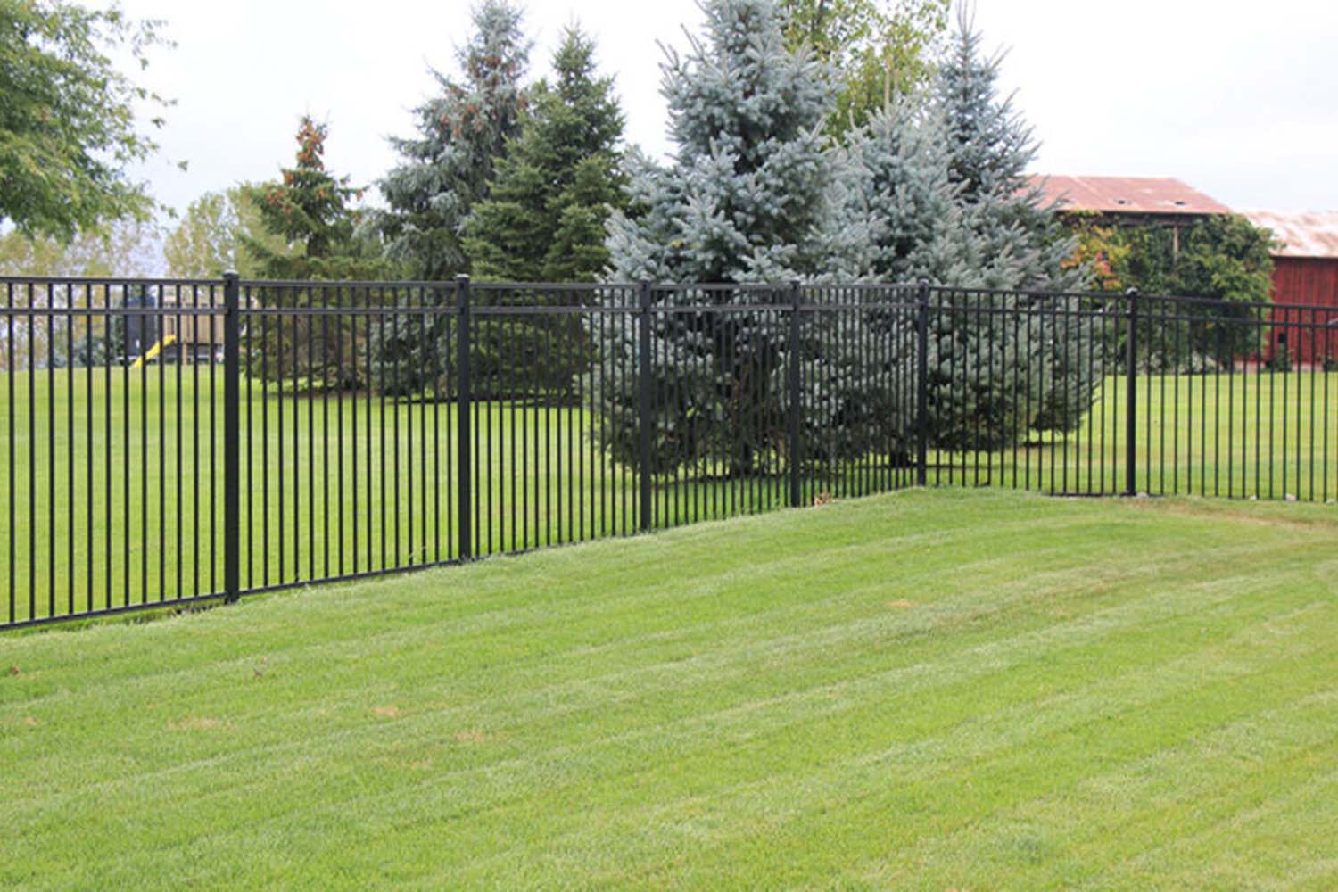 Top 10 Aluminum Fence Designs For Modern Homes Top 10 Aluminum Fence Designs For Modern Homes