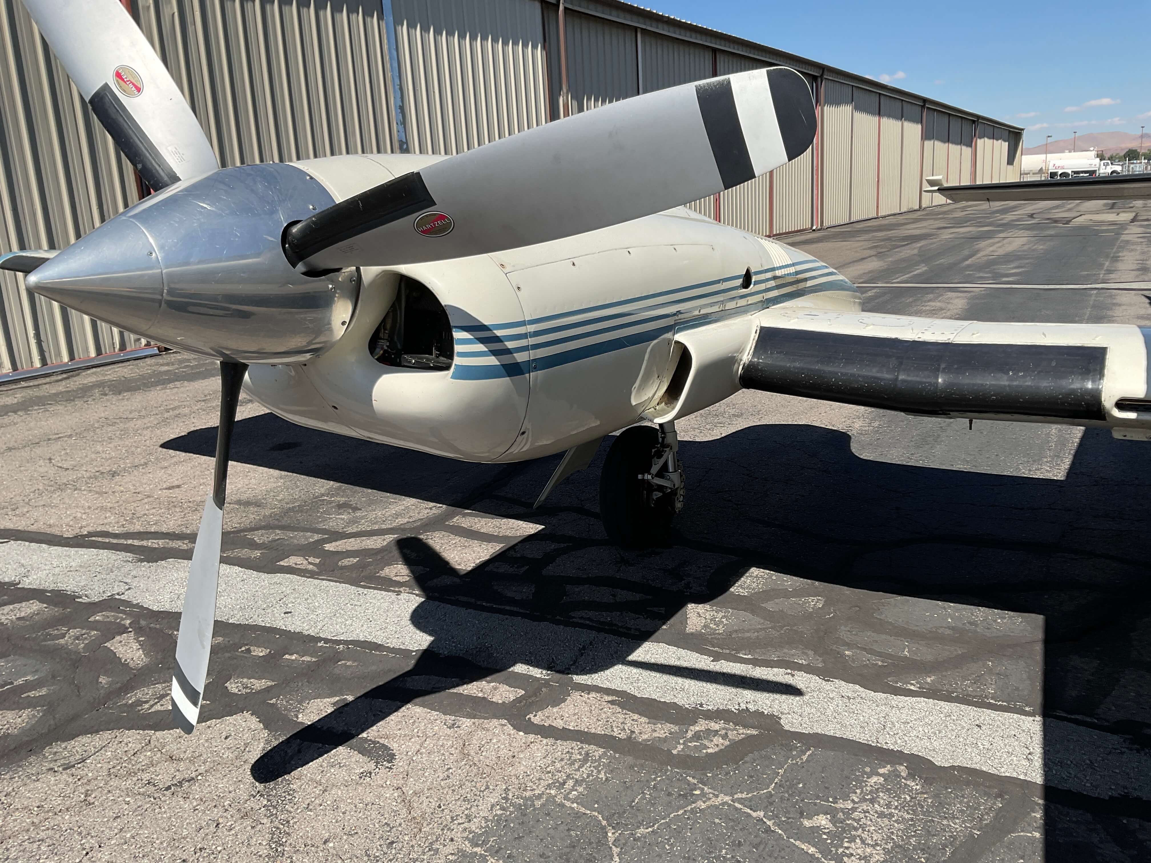 Cessna 421C RAM - Co-Pilot Side Prop