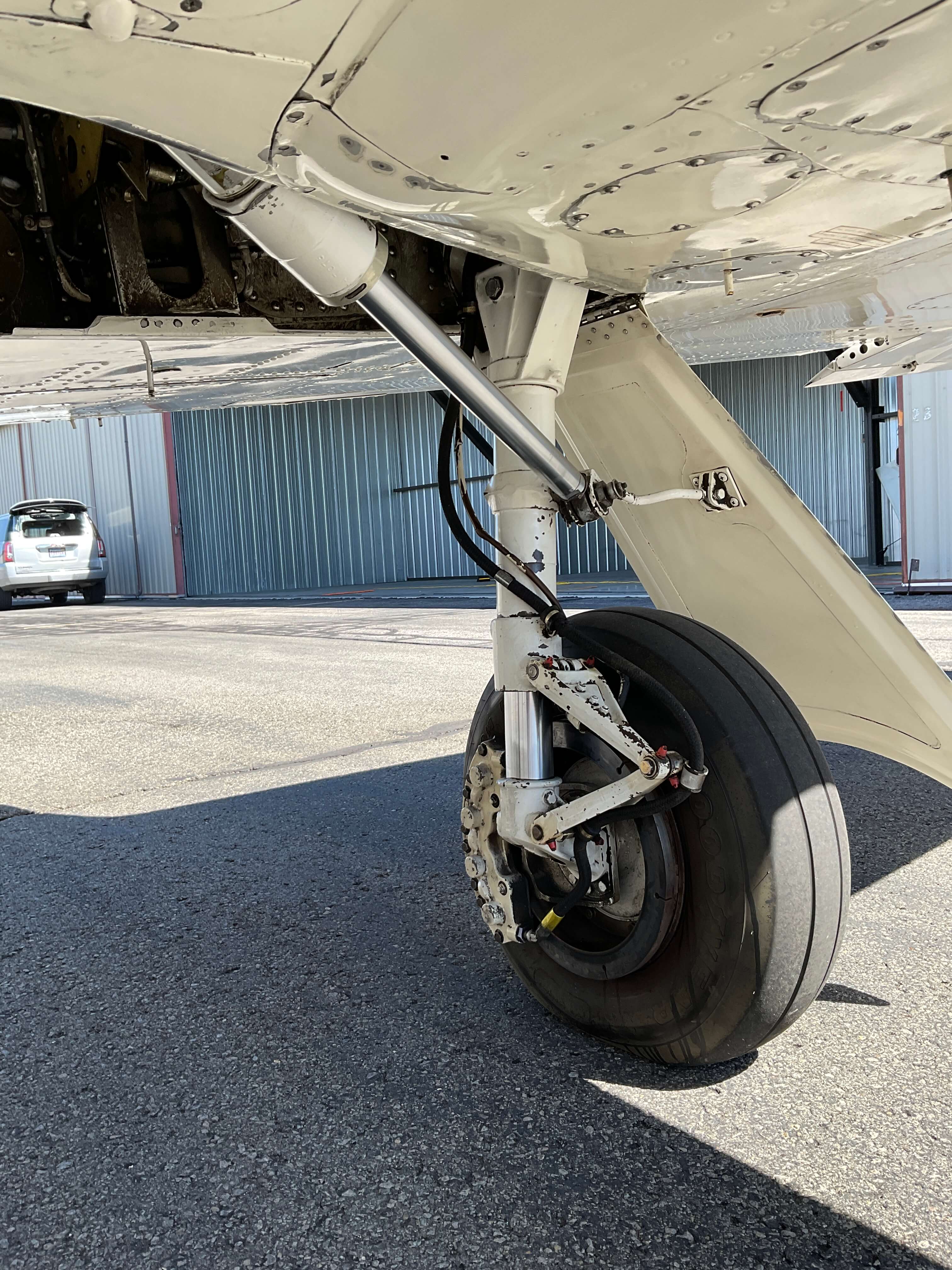 Cessna 421C RAM - Pilot Side Gear