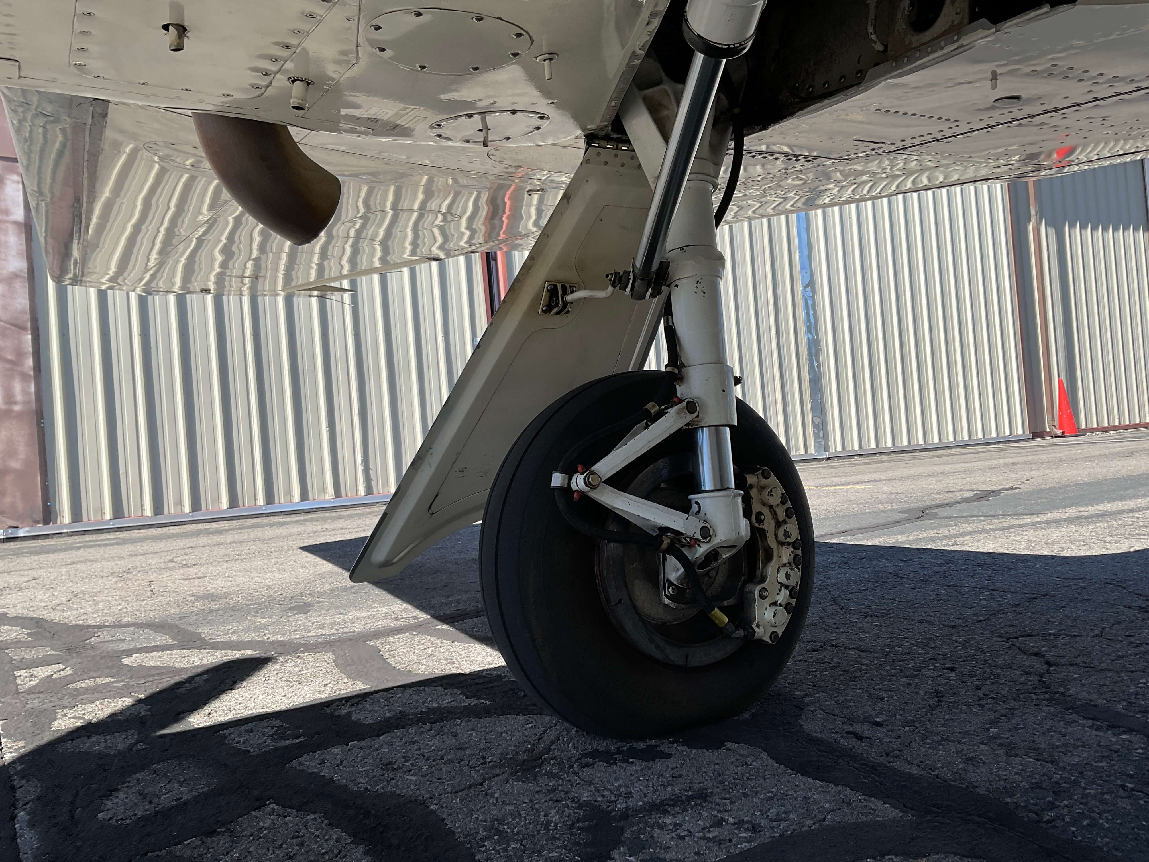 Cessna 421C RAM - Co-Pilot Side Gear