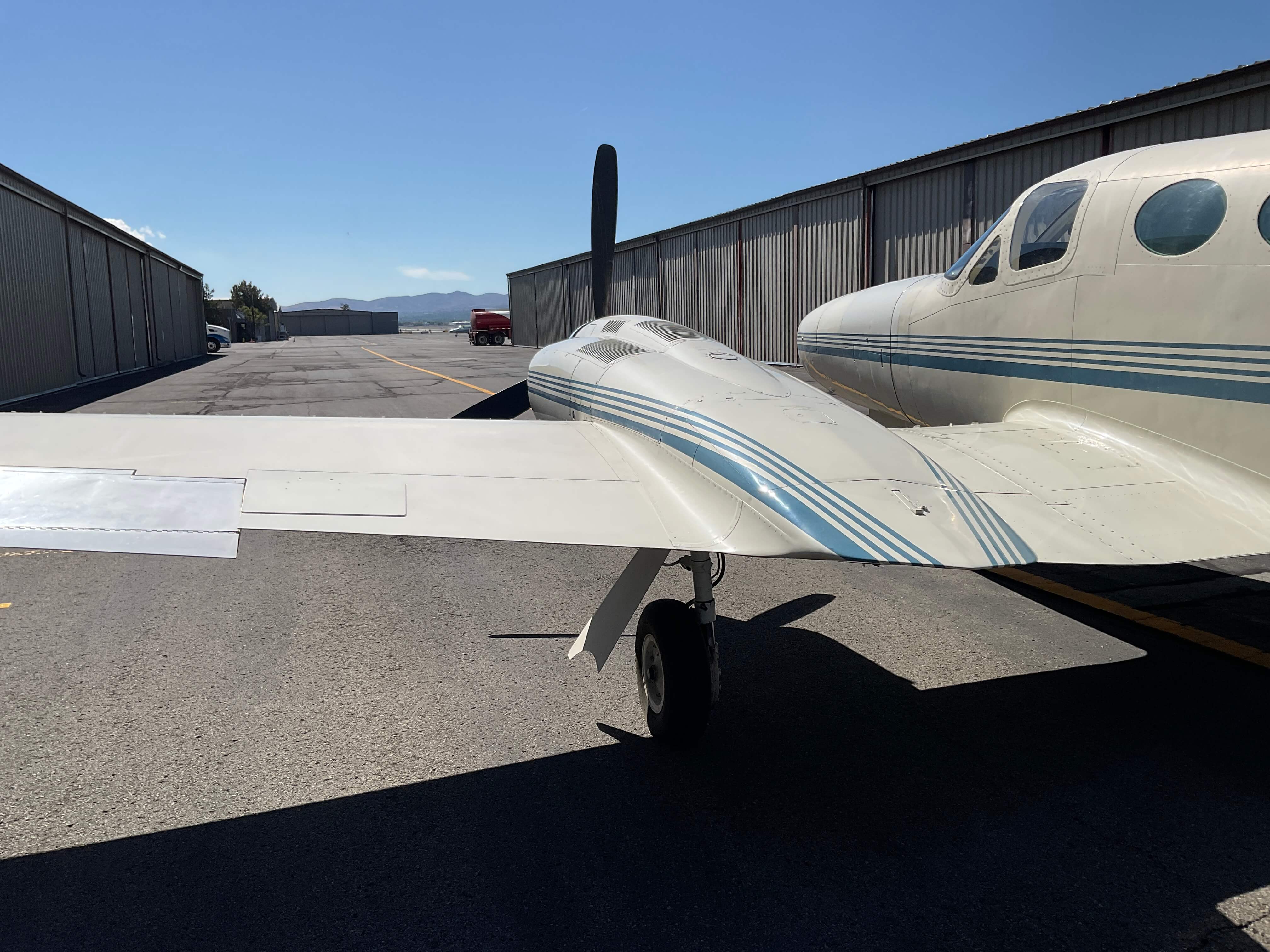 Cessna 421C RAM - Co-Pilot Side Wing