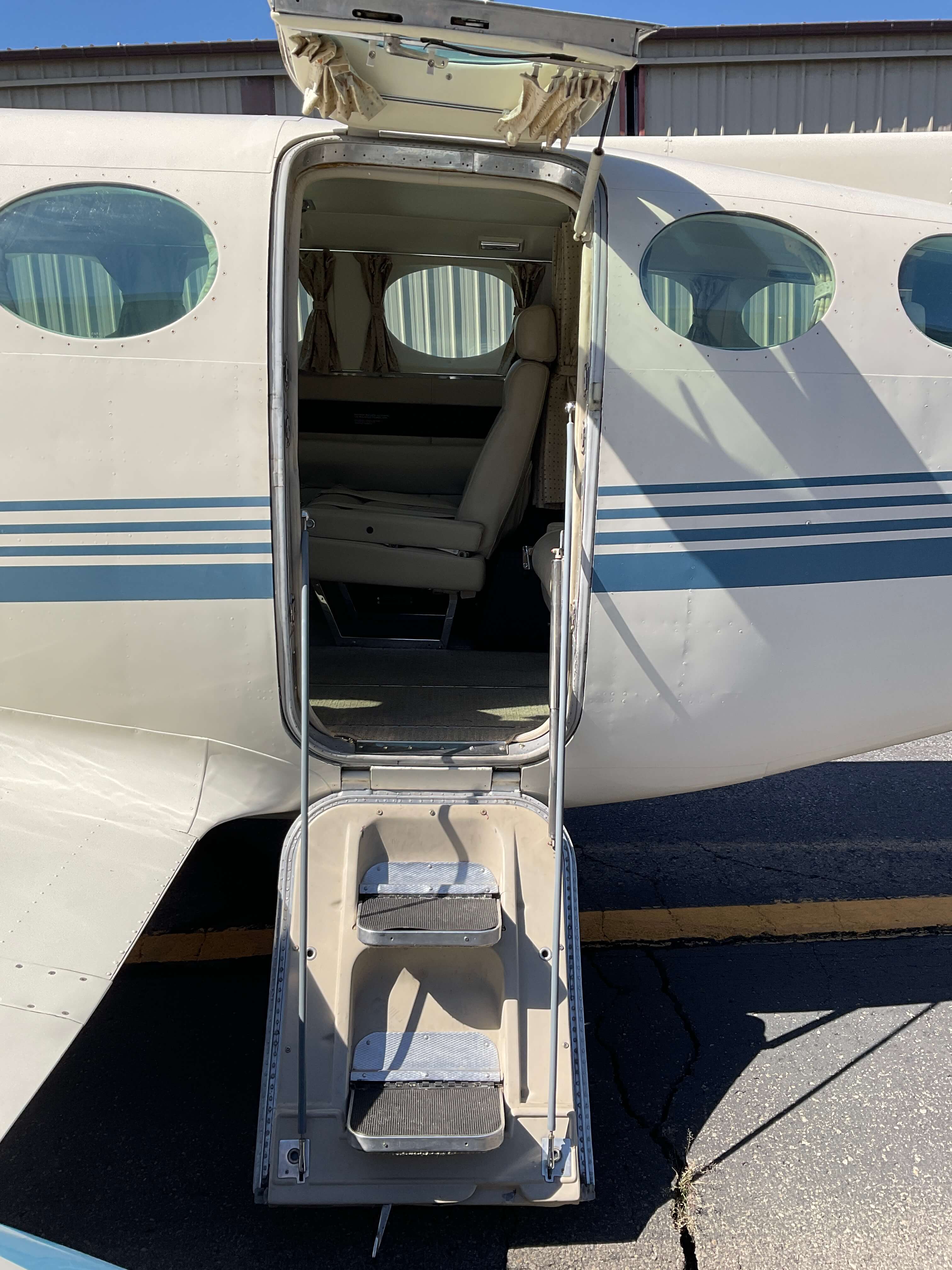 Cessna 421C RAM - Stairs
