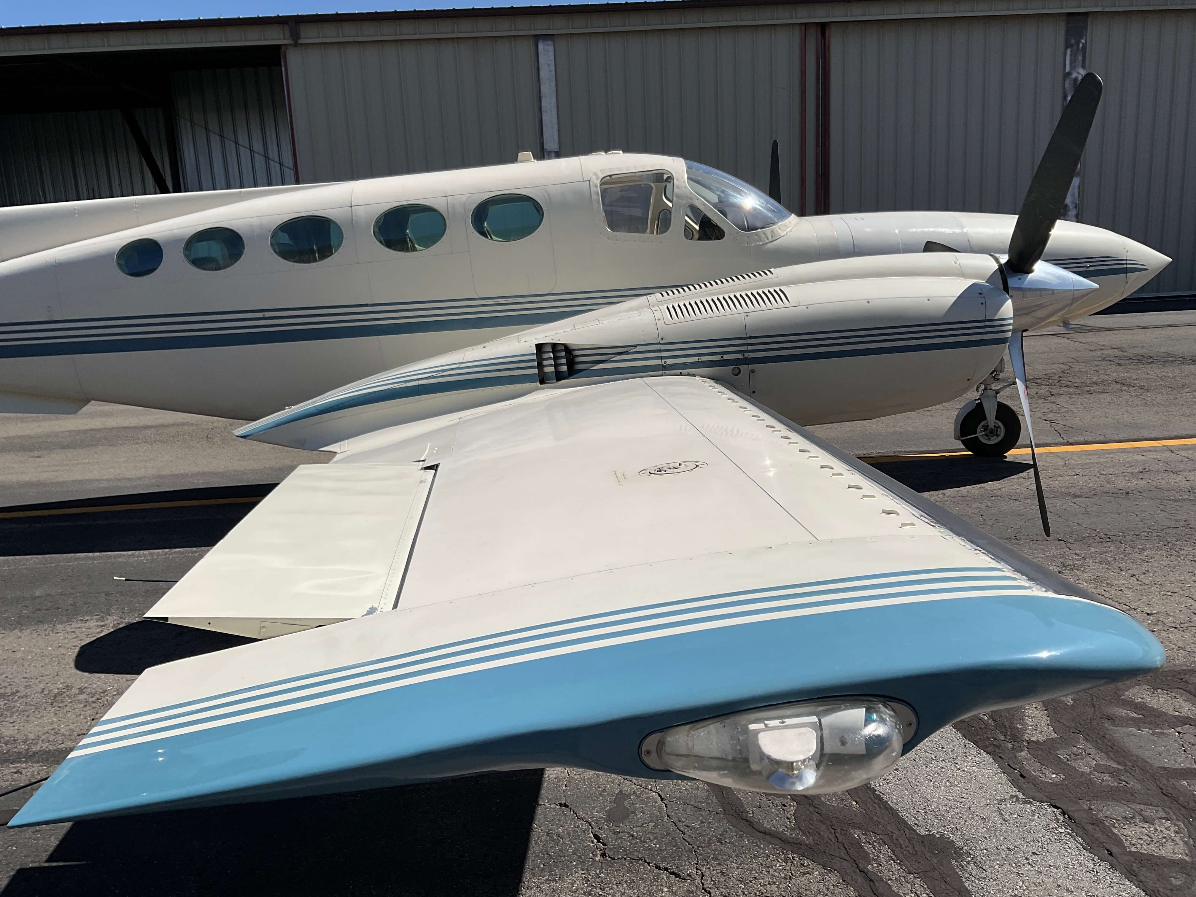 Cessna 421C RAM - Co-Pilot Side Over Wing