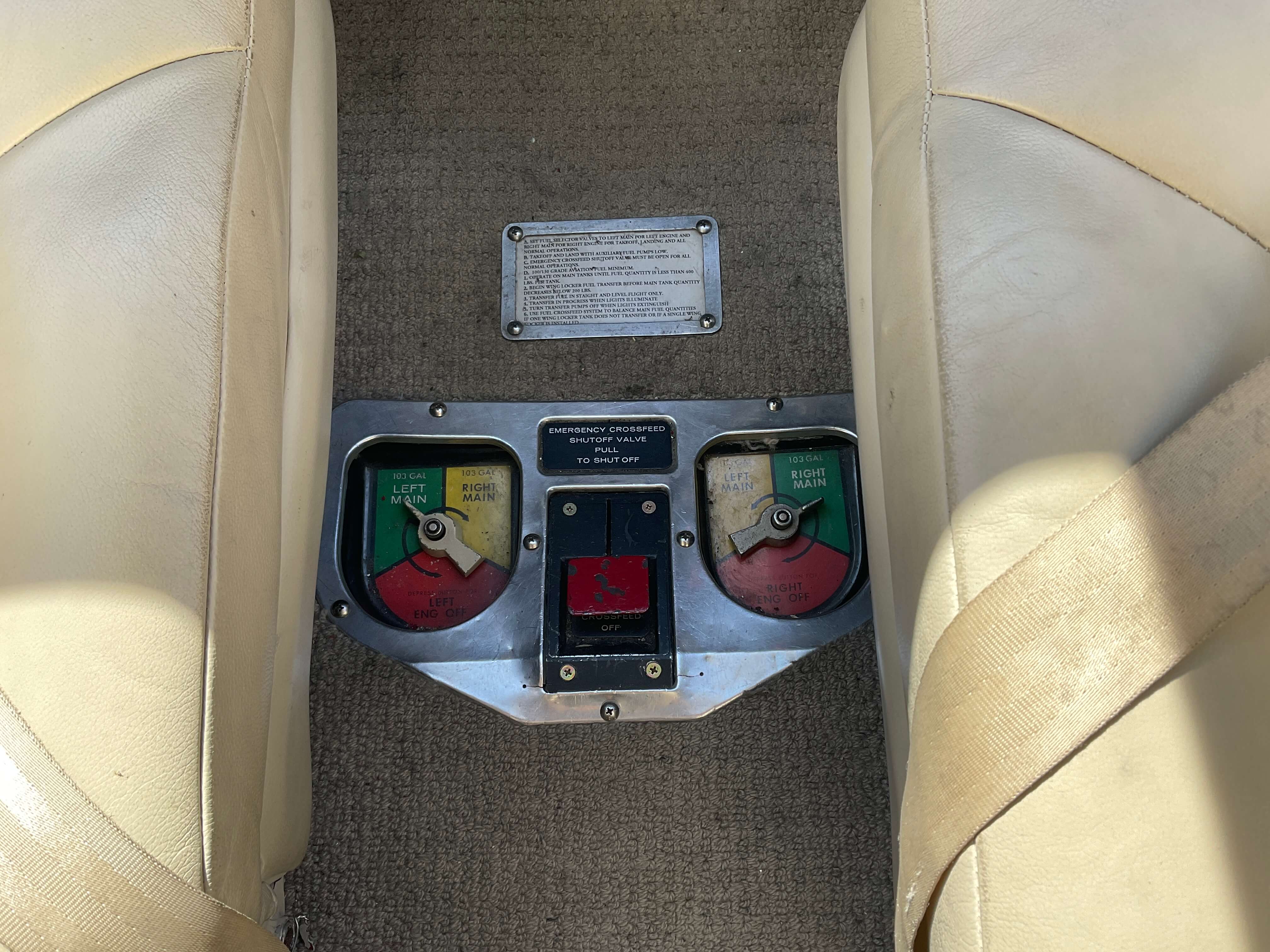 Cessna 421C RAM - Fuel Selector