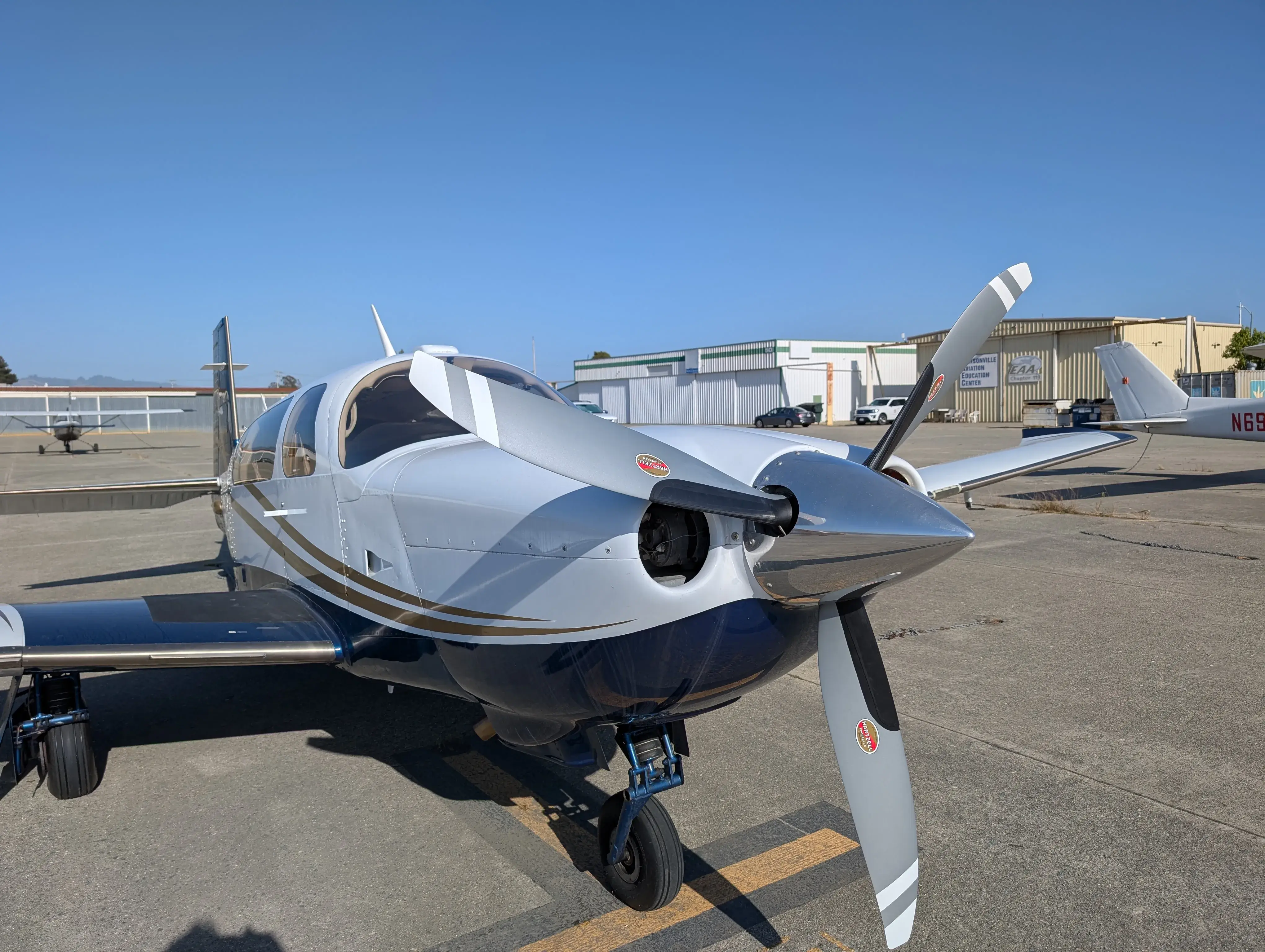 Mooney Acclaim - Co-pilot Side Front