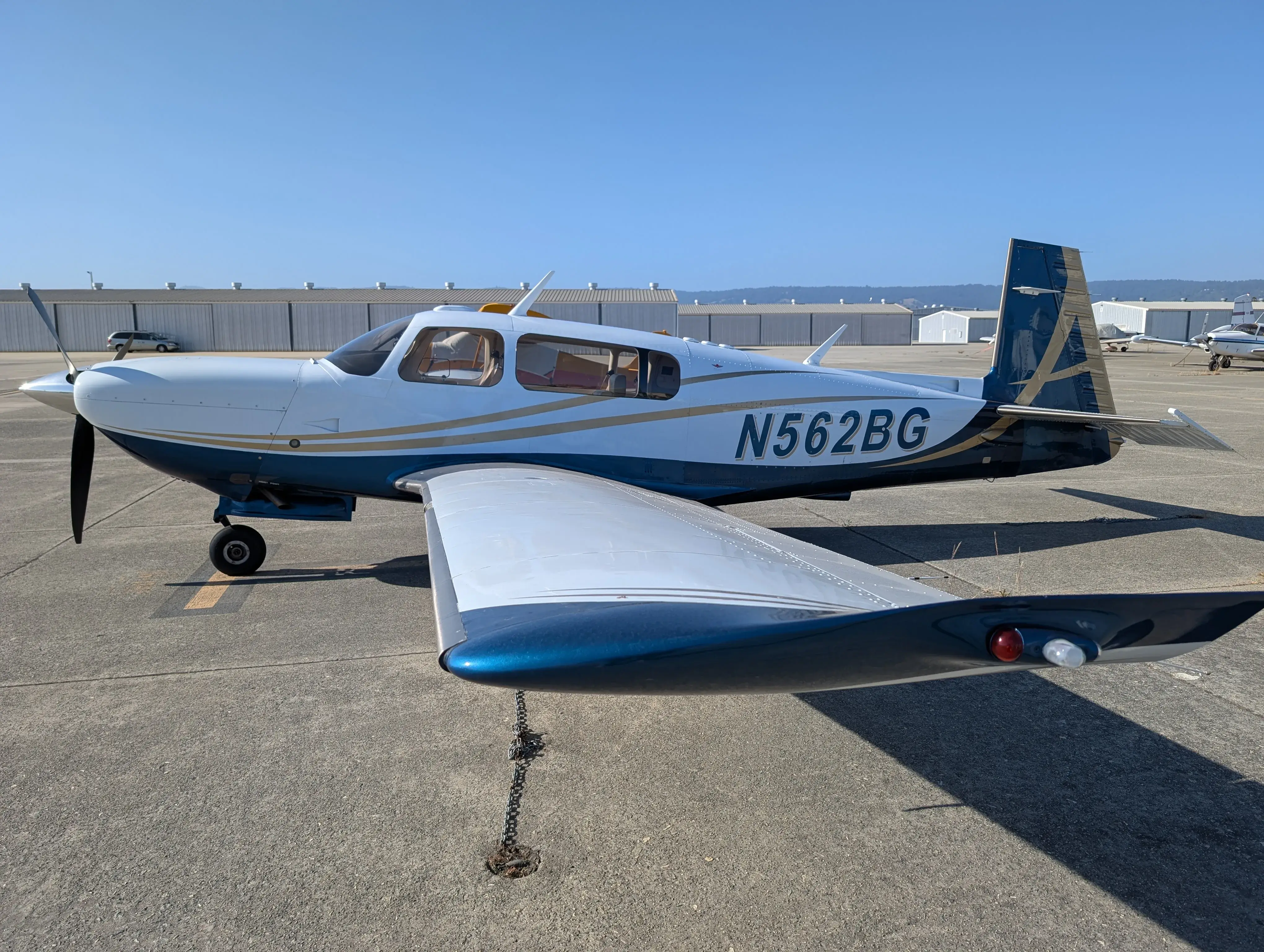 Mooney Acclaim - Pilot side view