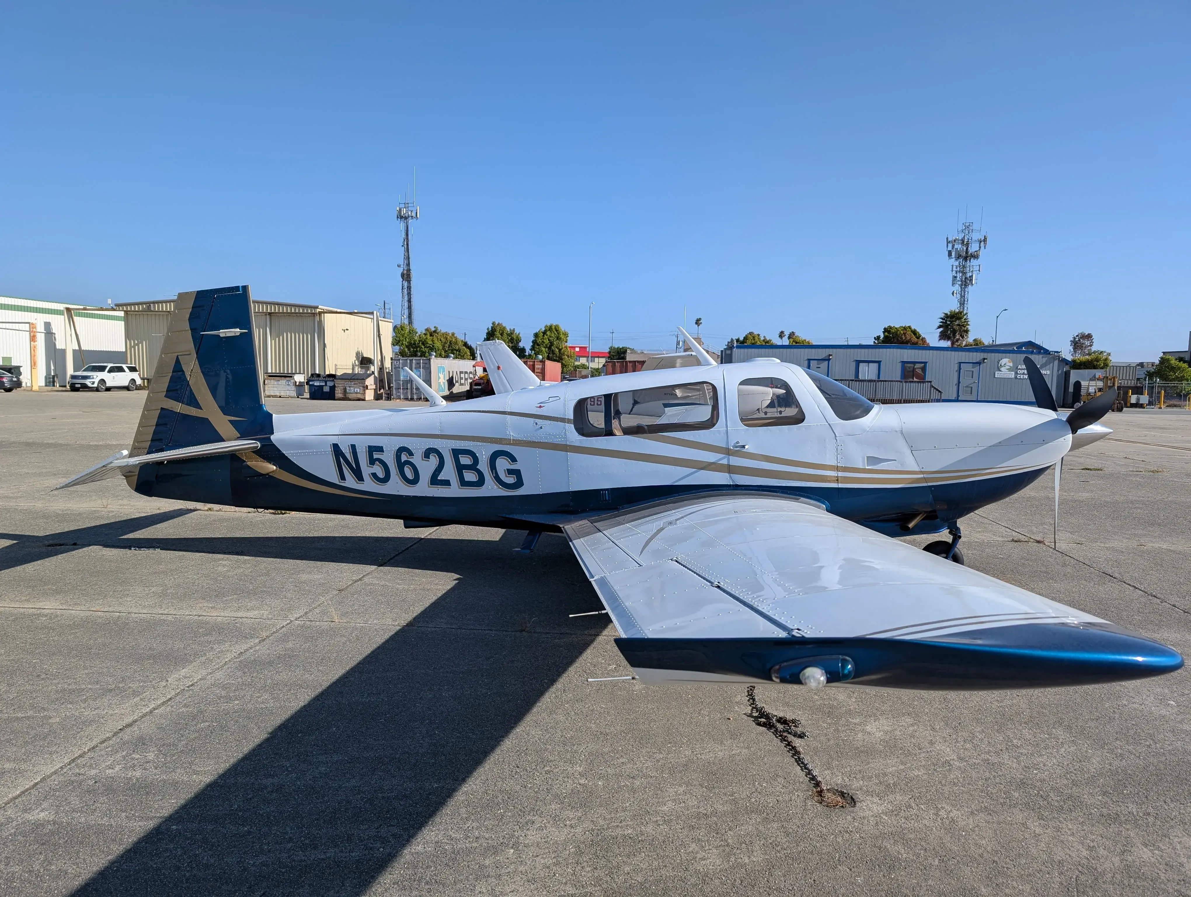Mooney Acclaim - Co-pilot Sideview