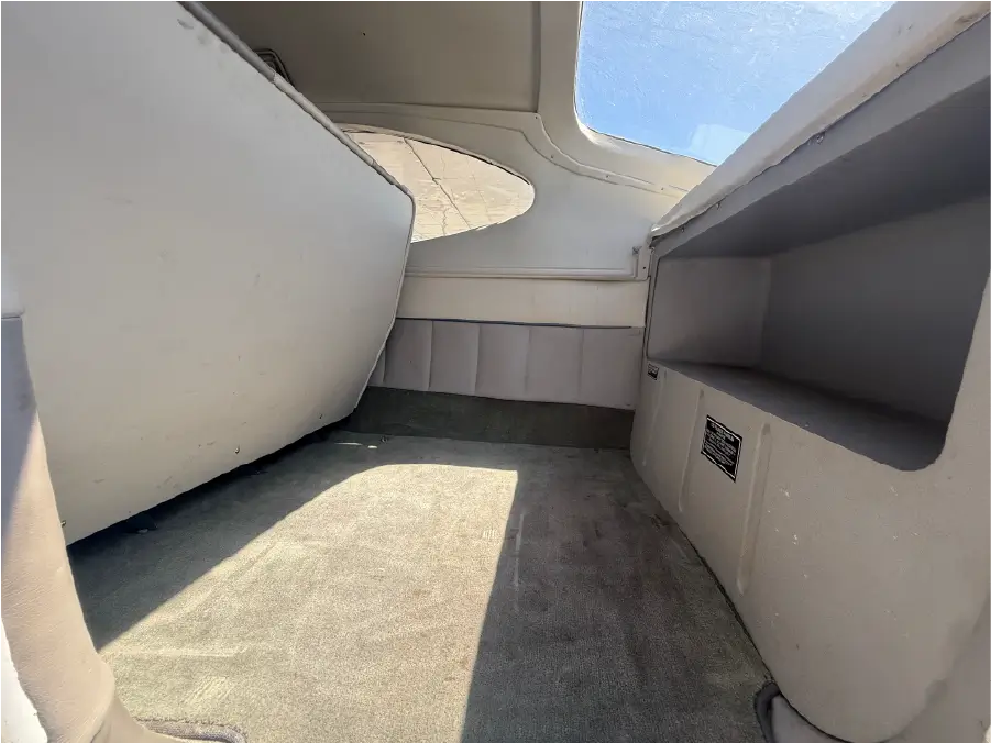Cessna 177B Cardinal - Baggage Compartment