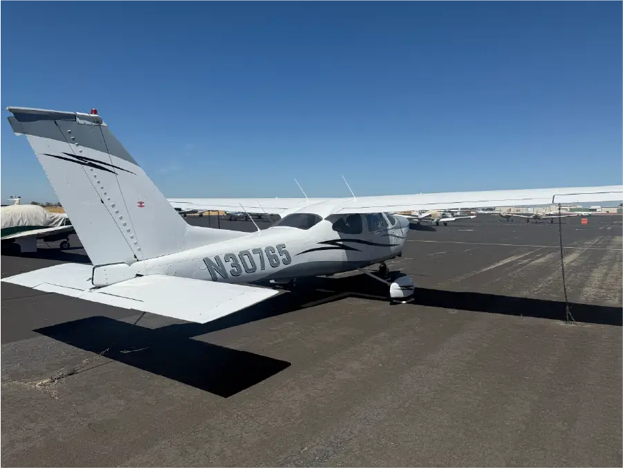 Cessna 177B Cardinal - Back Angle Co-Pilot Side