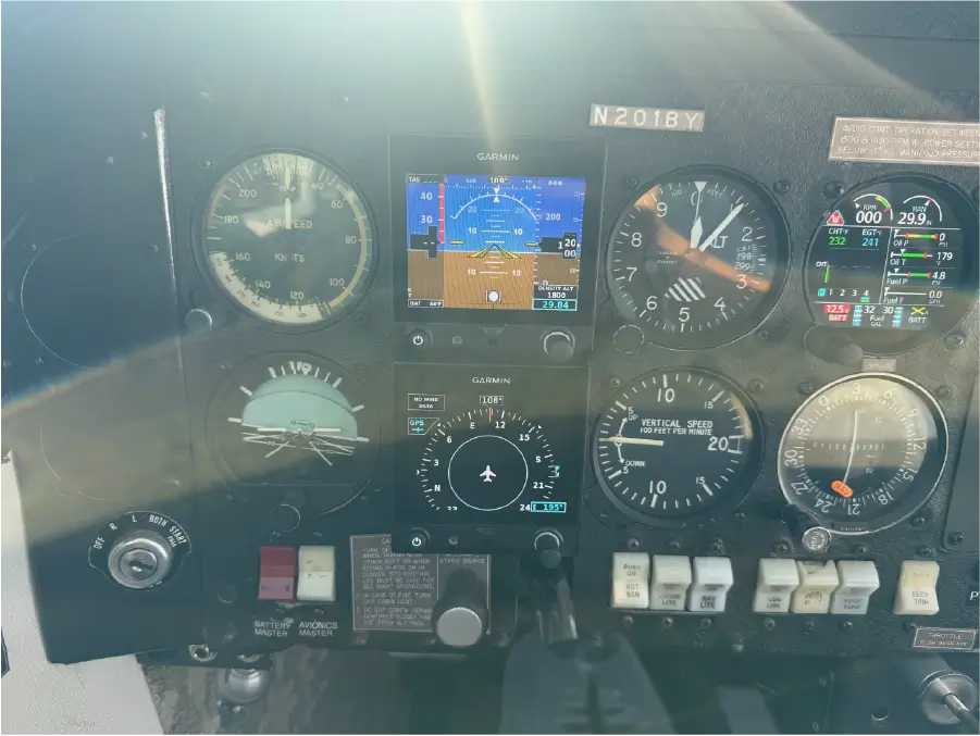 Mooney M20J - Pilot Side Panel 2