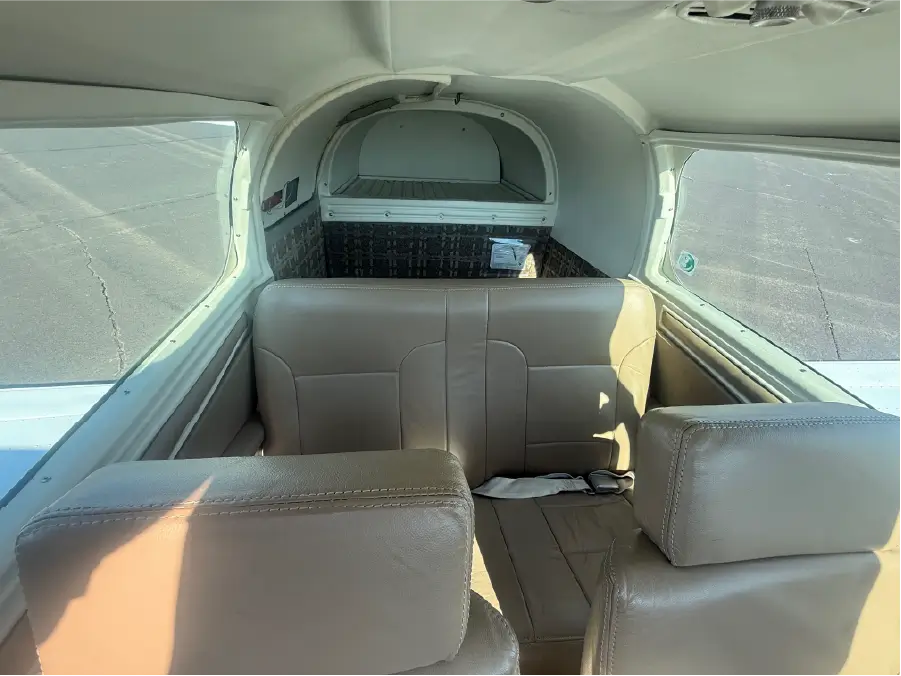 Mooney M20J - Seats