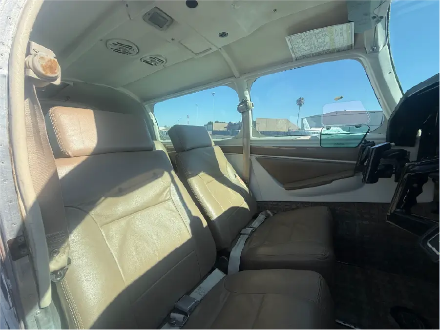 Mooney M20J - Front Seats