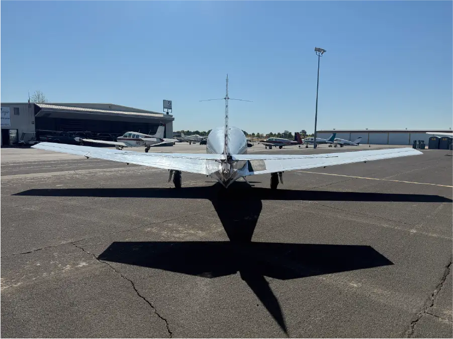 Mooney M20J - Back