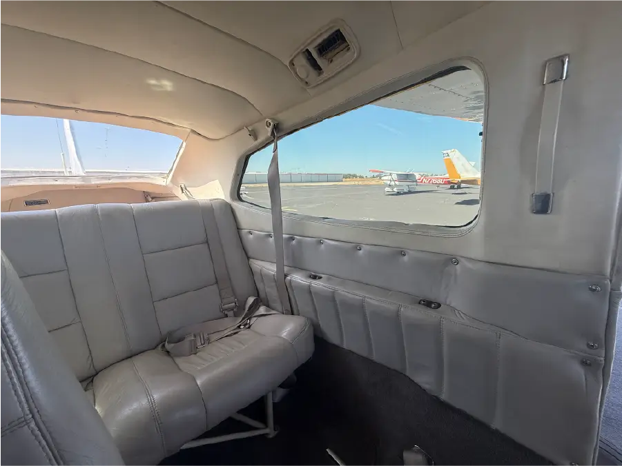 Cessna Centurion - Back Seats Window