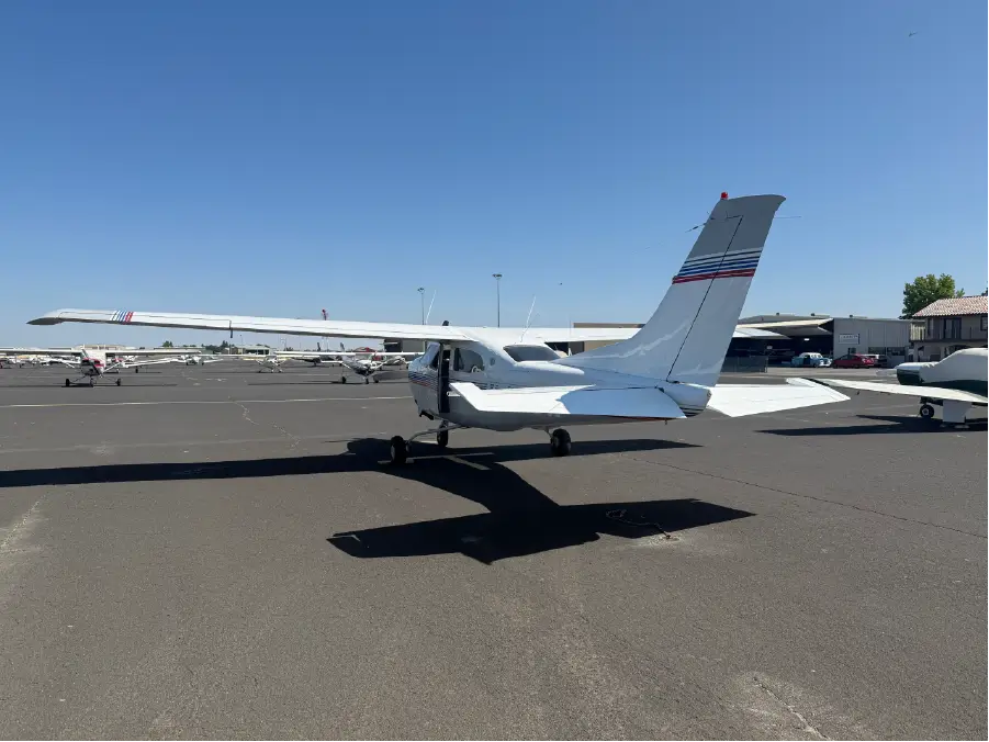 Cessna Centurion - Pilot Back Angle View