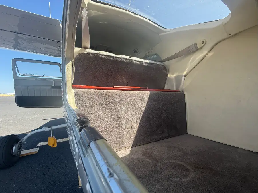 Cessna Centurion - Baggage Compartment 1