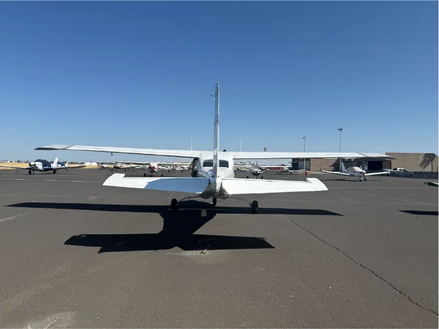 Cessna Centurion - Back View
