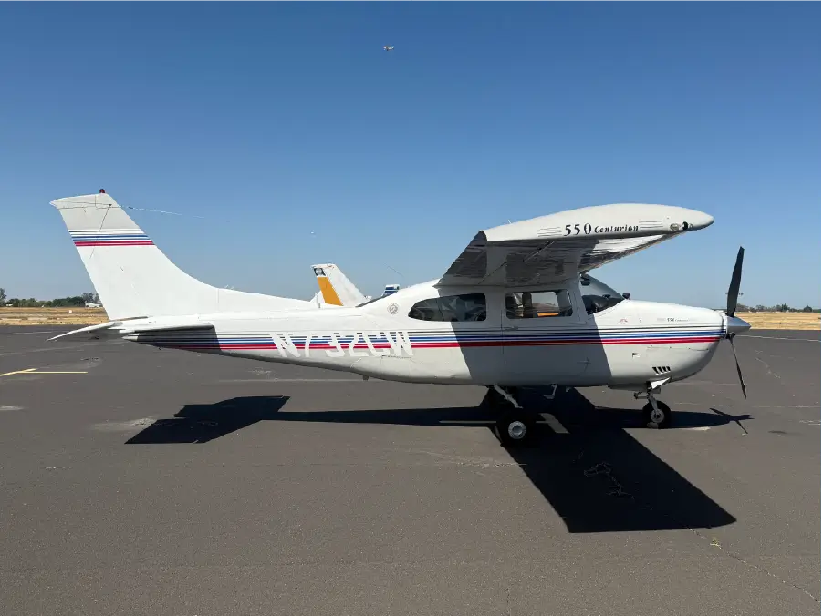 Cessna Centurion - Co-Pilot Side View