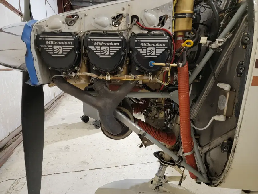 Cessna 182P Skylane - Engine Bay Side View