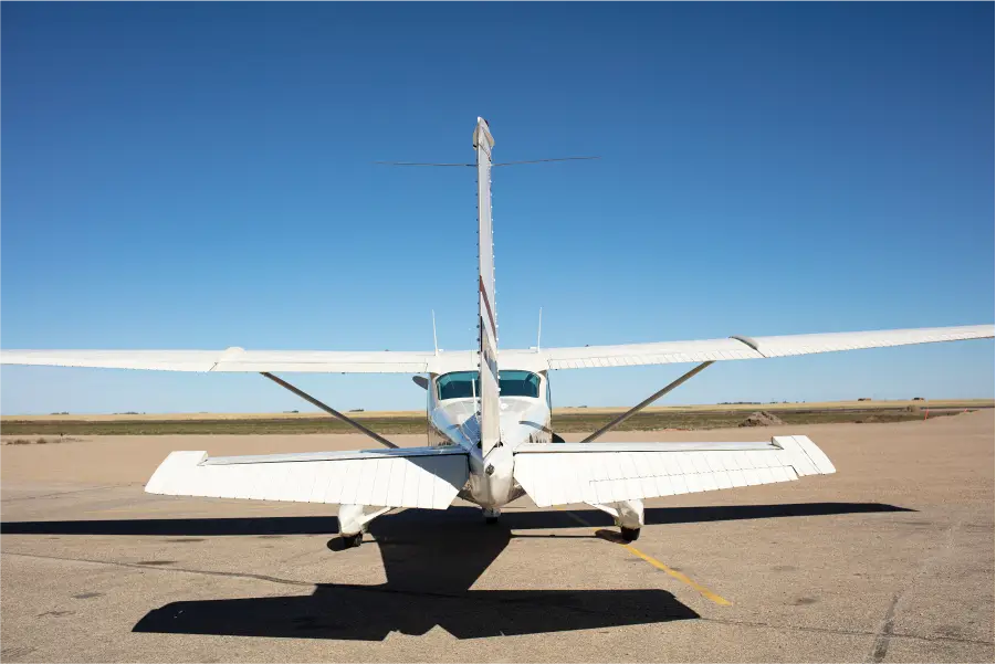 Cessna 182P Skylane - Back View