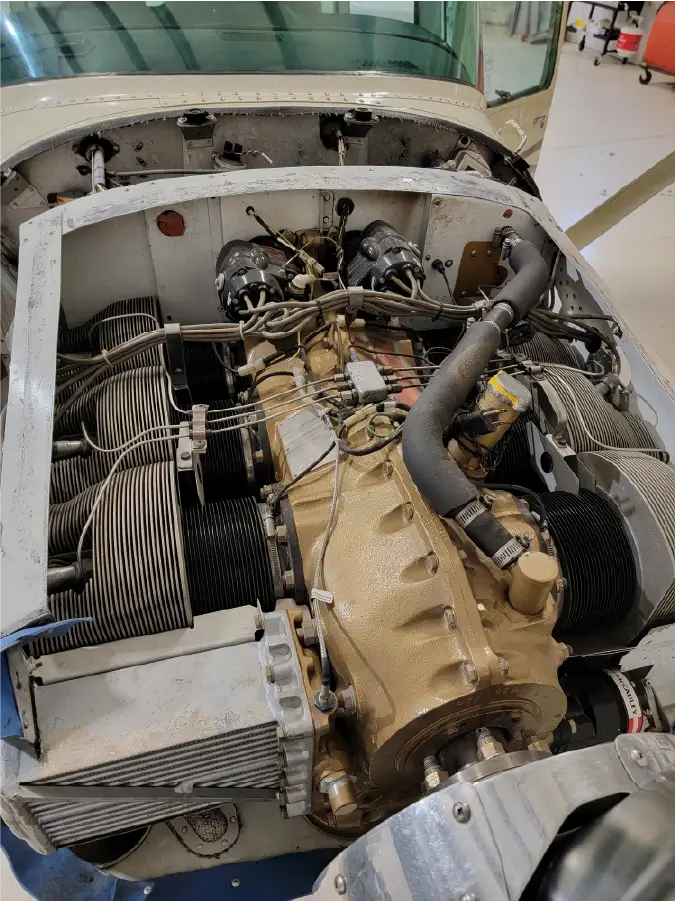 Cessna 182P Skylane - Engine Bay Top
