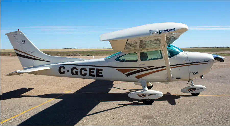 Cessna 182P Skylane - Co-pilot Side View