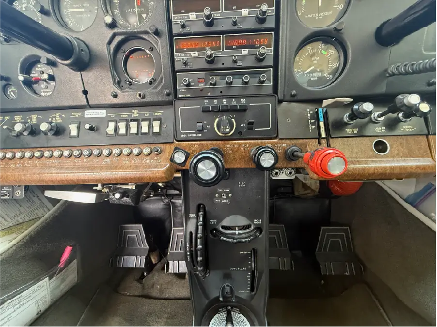 Cessna 182R - Lower Panel Full