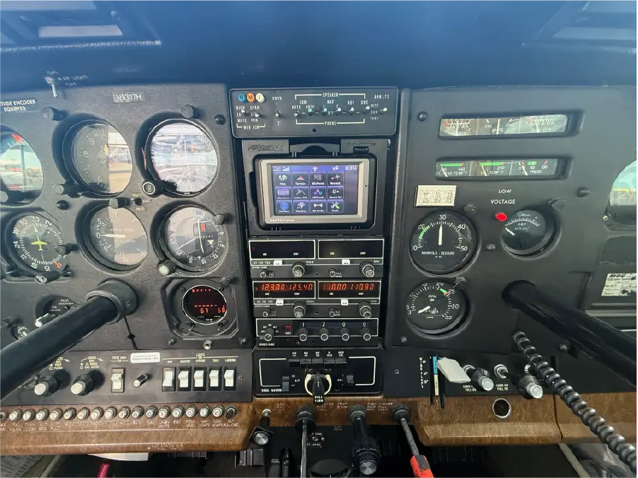 Cessna 182R - Panel Full