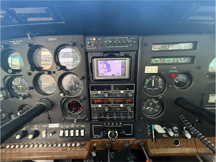 Cessna 182R - Center Panel