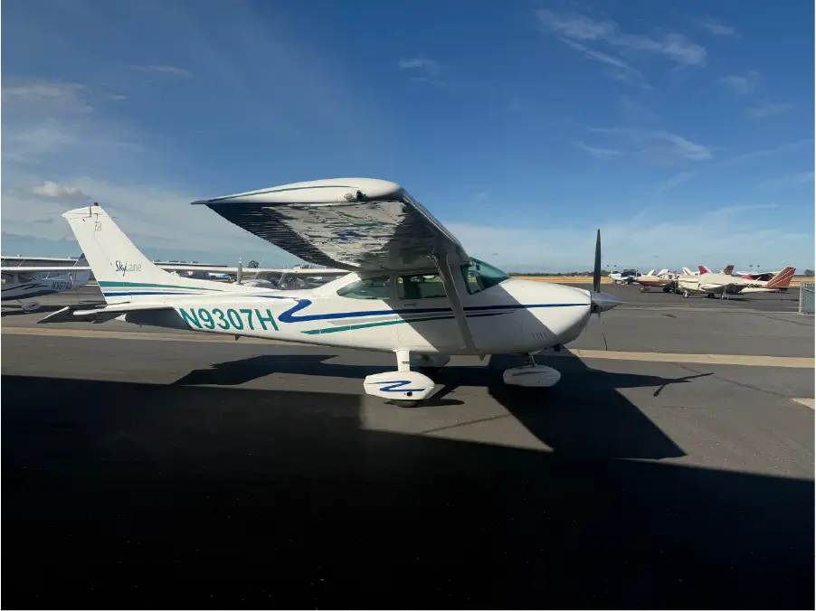 Cessna 182R - Co-Pilot Side