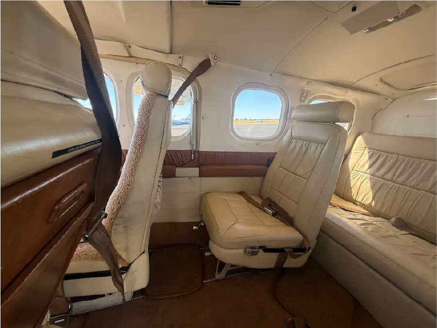 Cessna P210N - Interior - Cabin Side View