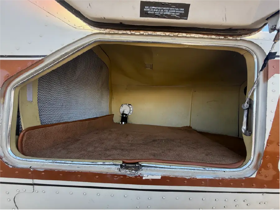 Cessna P210N - Baggage Area