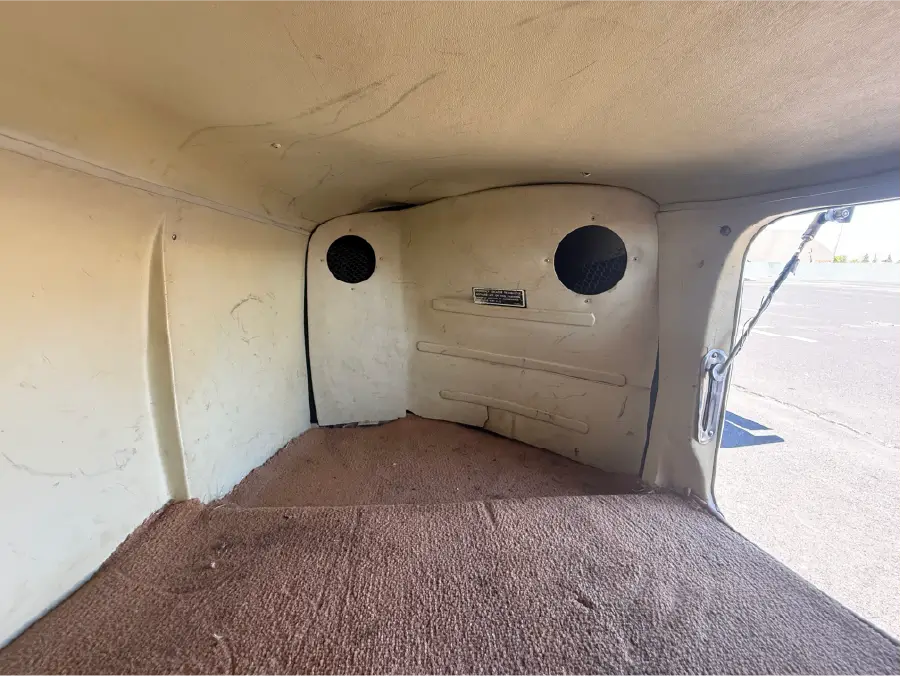 Cessna P210N - Baggage Area Back