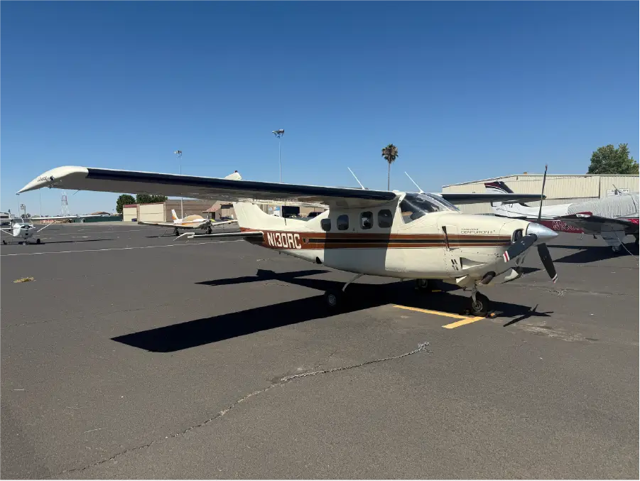 Cessna P210N - Exterior Co-Pilot Side View 3