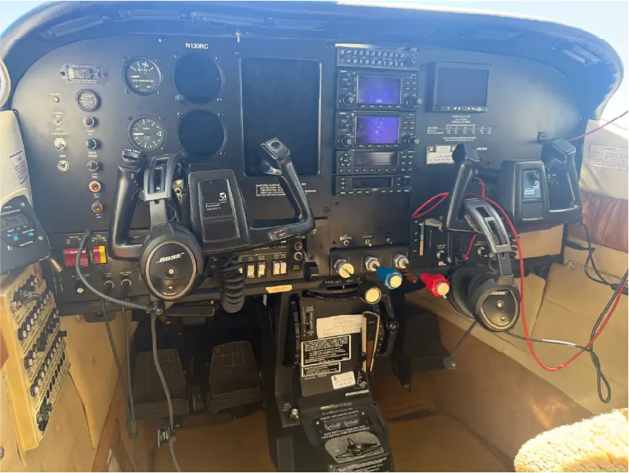 Cessna P210N - Full Panel Off