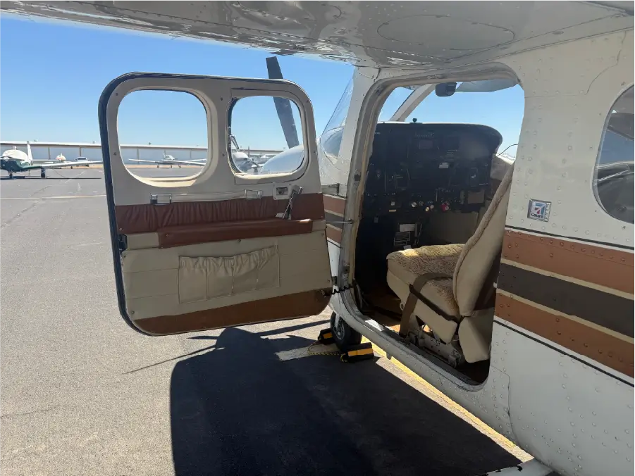 Cessna P210N - Pilot Side Door