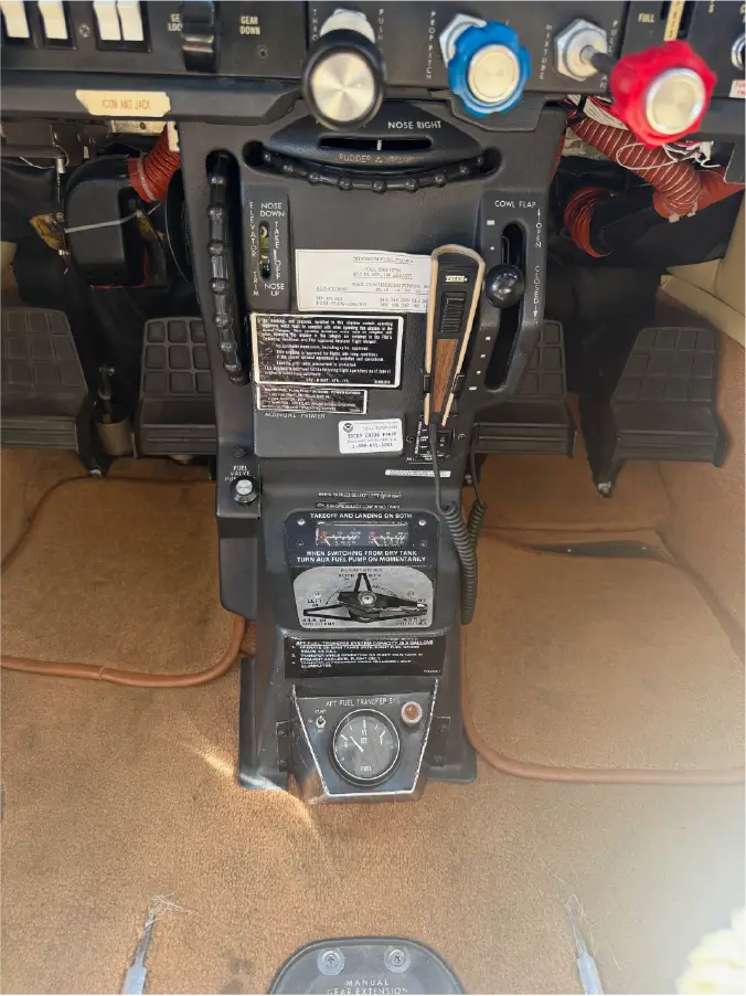 Cessna P210N - Throttles