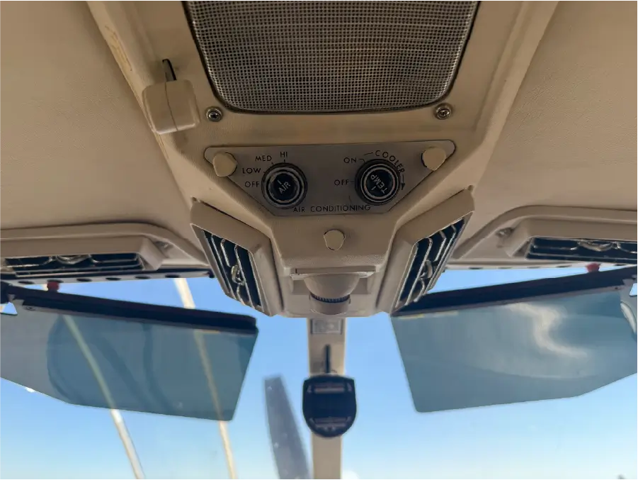Cessna P210N - Interior - Cabin Vents