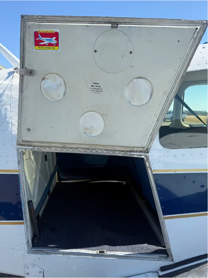 Piper Arrow - Baggage Door